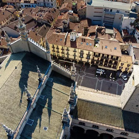 Dome's Charme - The House Of Travelers Apartment