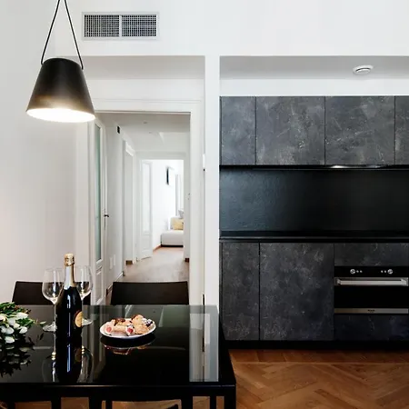 Dome's Charme - The House Of Travelers דירה קומו