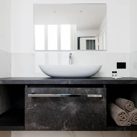 Dome's Charme - The House Of Travelers דירה קומו