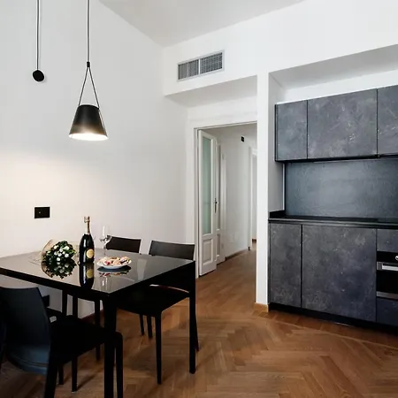 Dome's Charme - The House Of Travelers Como